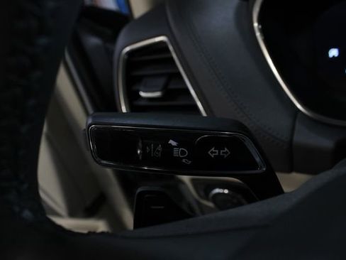 Used 2020 Lincoln Nautilus Reserve w/ Equipment Group 201A image 12