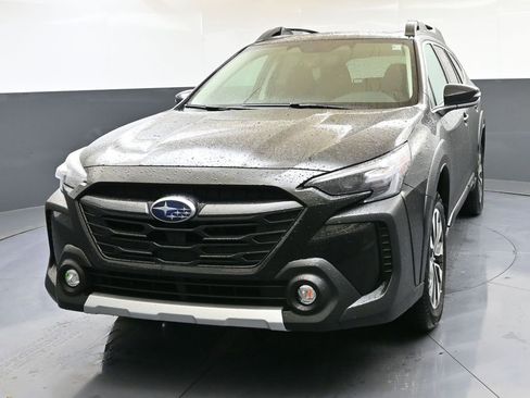Used 2025 Subaru Outback Limited image 1