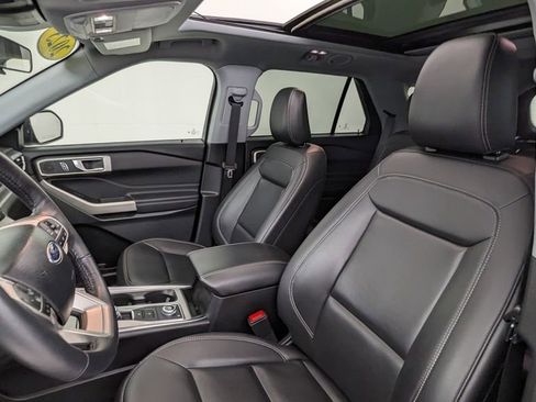 Certified 2024 Ford Edge SEL w/ Convenience Package image 2