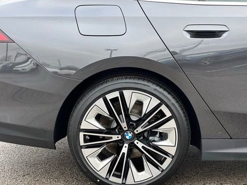 New 2026 BMW 530i xDrive w/ Premium Package image 12