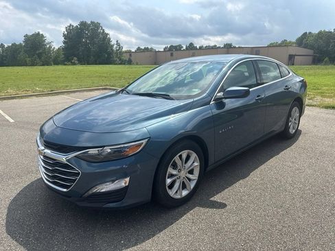 Used 2025 Chevrolet Malibu LT FWD image 3