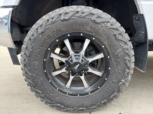 Used 2017 Ford F250 XLT w/ XLT Premium Package image 8