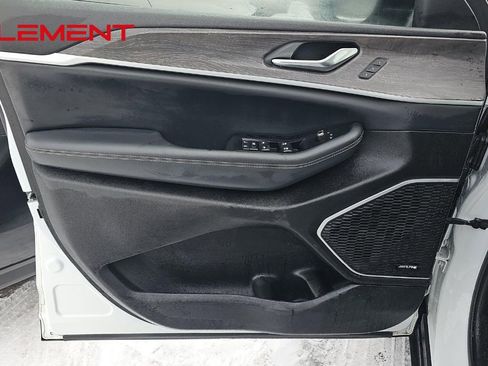 Used 2022 Jeep Grand Cherokee Limited 4xe image 11