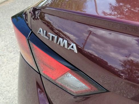 Used 2024 Nissan Altima 2.5 SV FWD image 8