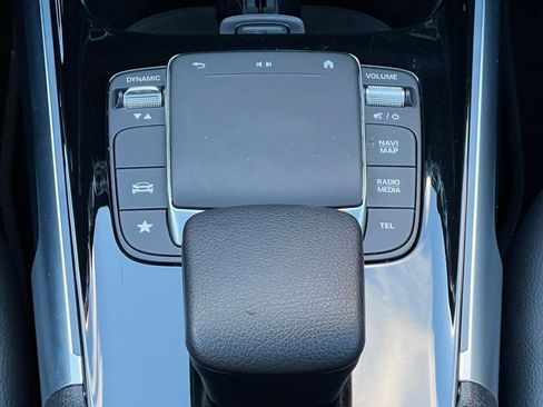 Certified 2021 Mercedes-Benz GLB 250 4MATIC image 21