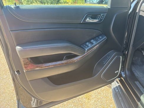 Used 2020 Chevrolet Tahoe LT image 18