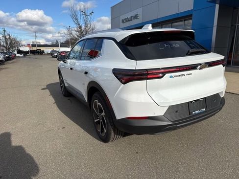 New 2026 Chevrolet Equinox EV LT image 4