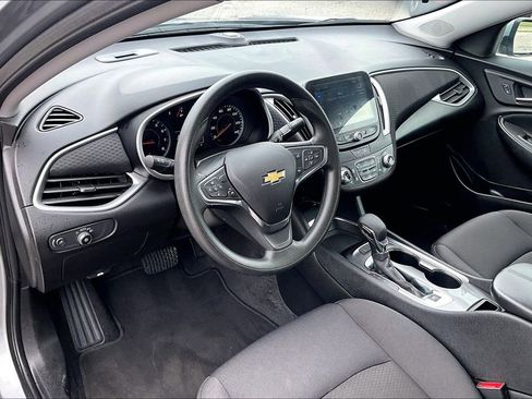 Used 2025 Chevrolet Malibu LT image 17