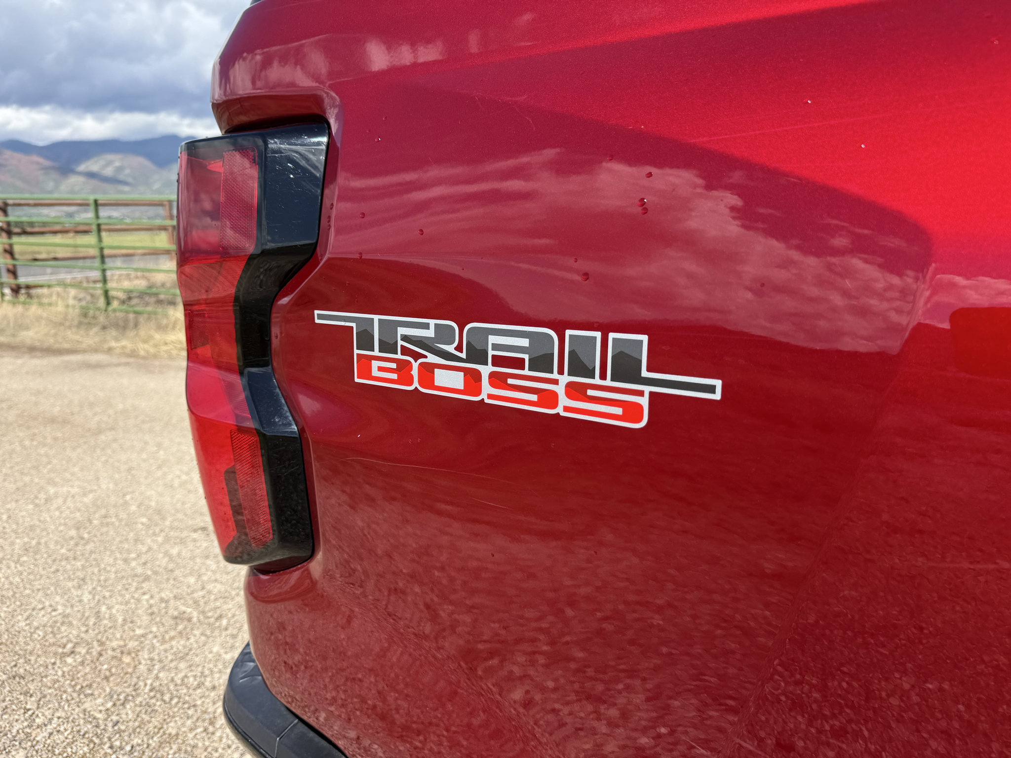 Used 2024 Chevrolet Colorado Trail Boss w/ Technology Package AWD/4WD image 11