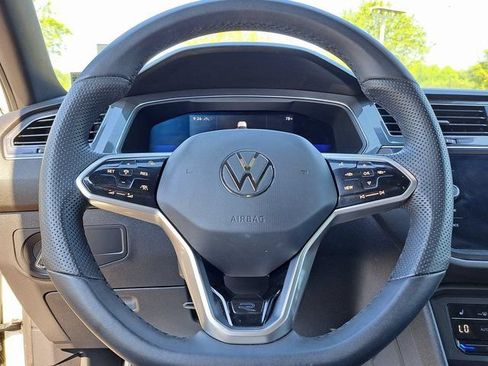 Used 2022 Volkswagen Tiguan SE R-Line AWD/4WD image 10