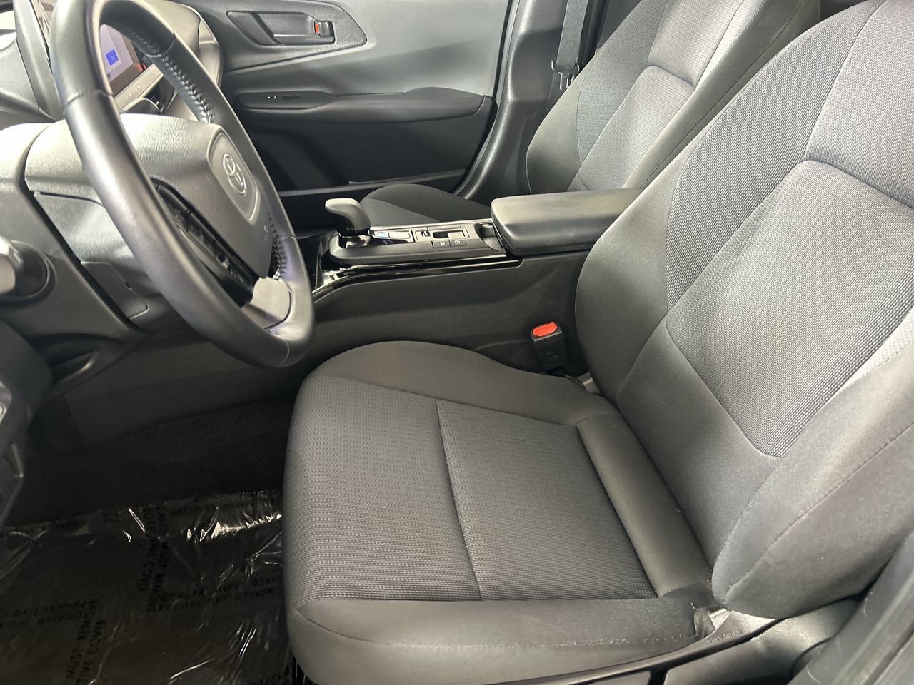 Used 2025 Toyota Prius LE FWD image 21
