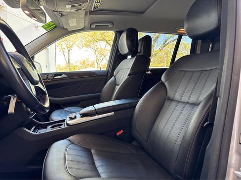 Used 2015 Mercedes-Benz GL 450 4MATIC w/ Appearance Package image 9