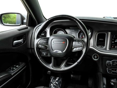 Used 2022 Dodge Charger SXT w/ Leather Interior Group RWD image 19