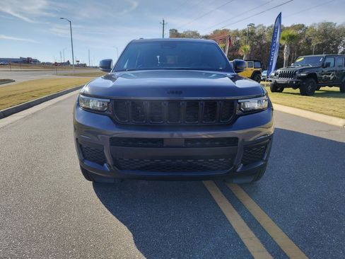 New 2025 Jeep Grand Cherokee L Altitude image 3