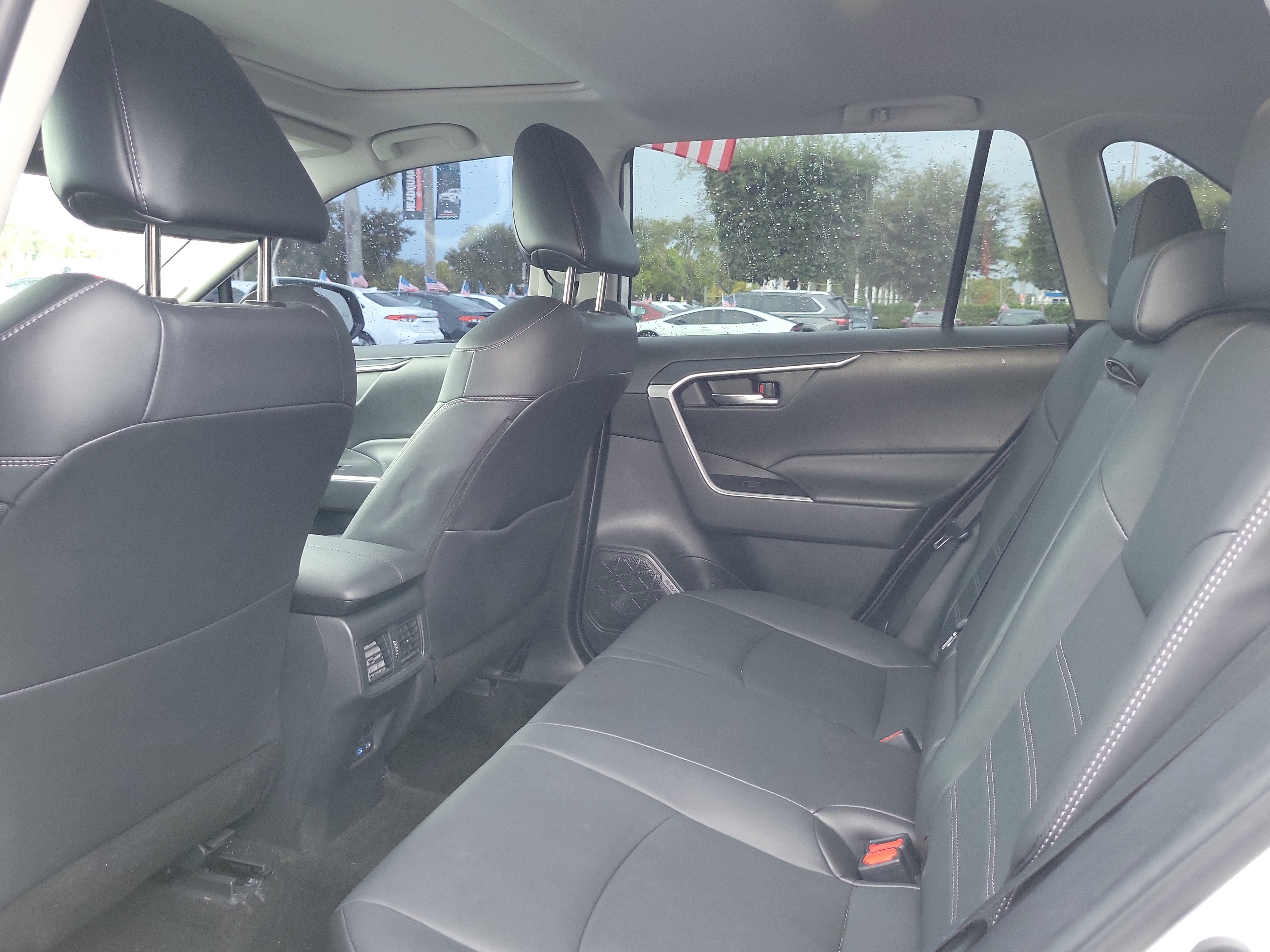 Used 2022 Toyota RAV4 XLE Premium FWD image 18