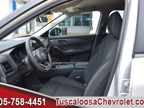 Used 2024 Nissan Rogue S FWD image 18