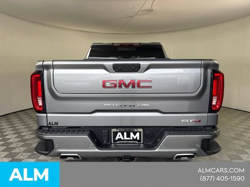 Used 2024 GMC Sierra 1500 AT4 w/ Technology Package AWD/4WD image 9