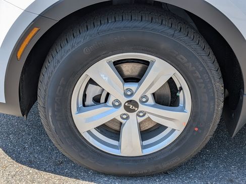 New 2026 Kia Sorento LX FWD image 10
