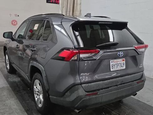 Used 2021 Toyota RAV4 LE AWD/4WD image 6