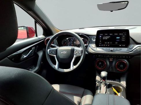 Used 2025 Chevrolet Blazer RS w/ Driver Confidence II Package FWD image 9