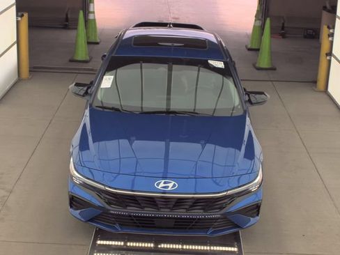 Used 2024 Hyundai Elantra SEL w/ Convenience Package FWD image 2