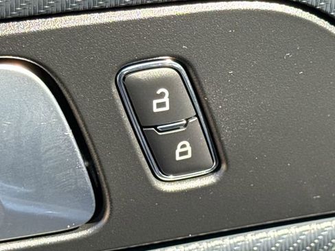 Used 2024 Ford Mustang Premium image 20