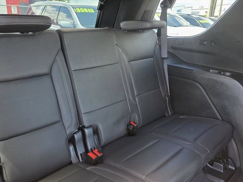 Used 2023 Chevrolet Tahoe Z71 w/ Luxury Package AWD/4WD image 9
