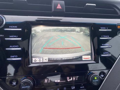 Used 2018 Toyota Camry XSE image 10