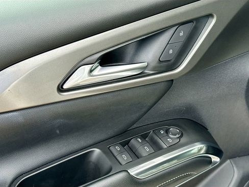 Used 2024 Chevrolet Traverse LT image 17