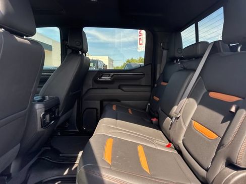 Used 2025 GMC Sierra 1500 AT4 w/ AT4 Premium Package AWD/4WD image 11