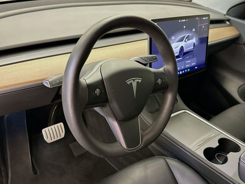 Used 2022 Tesla Model Y Performance AWD/4WD image 18