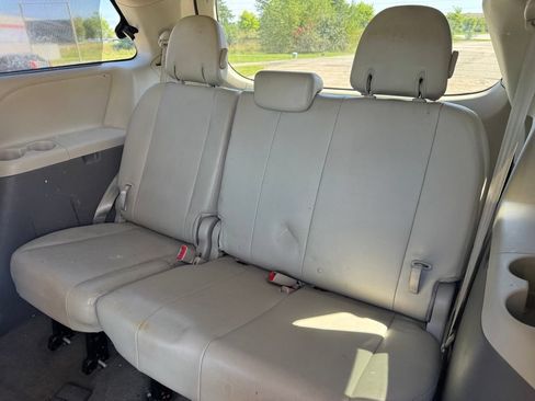Used 2012 Toyota Sienna XLE AWD/4WD image 6