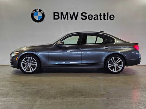 Used 2018 BMW 330i xDrive Sedan AWD/4WD image 3