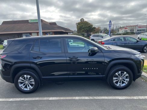Used 2025 Chevrolet Equinox LT image 3