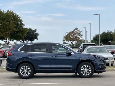 Used 2025 Honda CR-V LX image 3