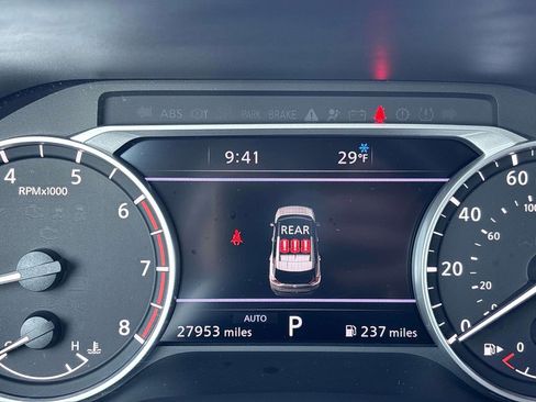 Used 2023 Nissan Rogue SL w/ SL Premium Package image 21