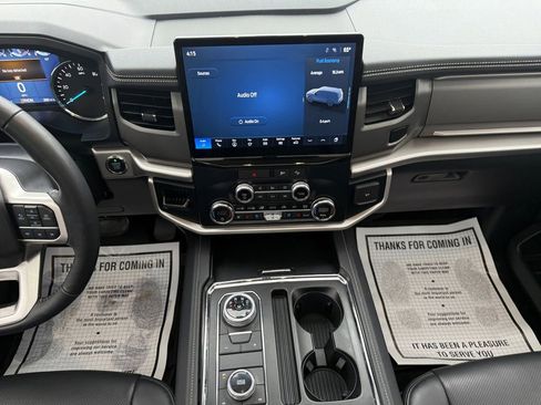 Used 2022 Ford Expedition XLT AWD/4WD image 11