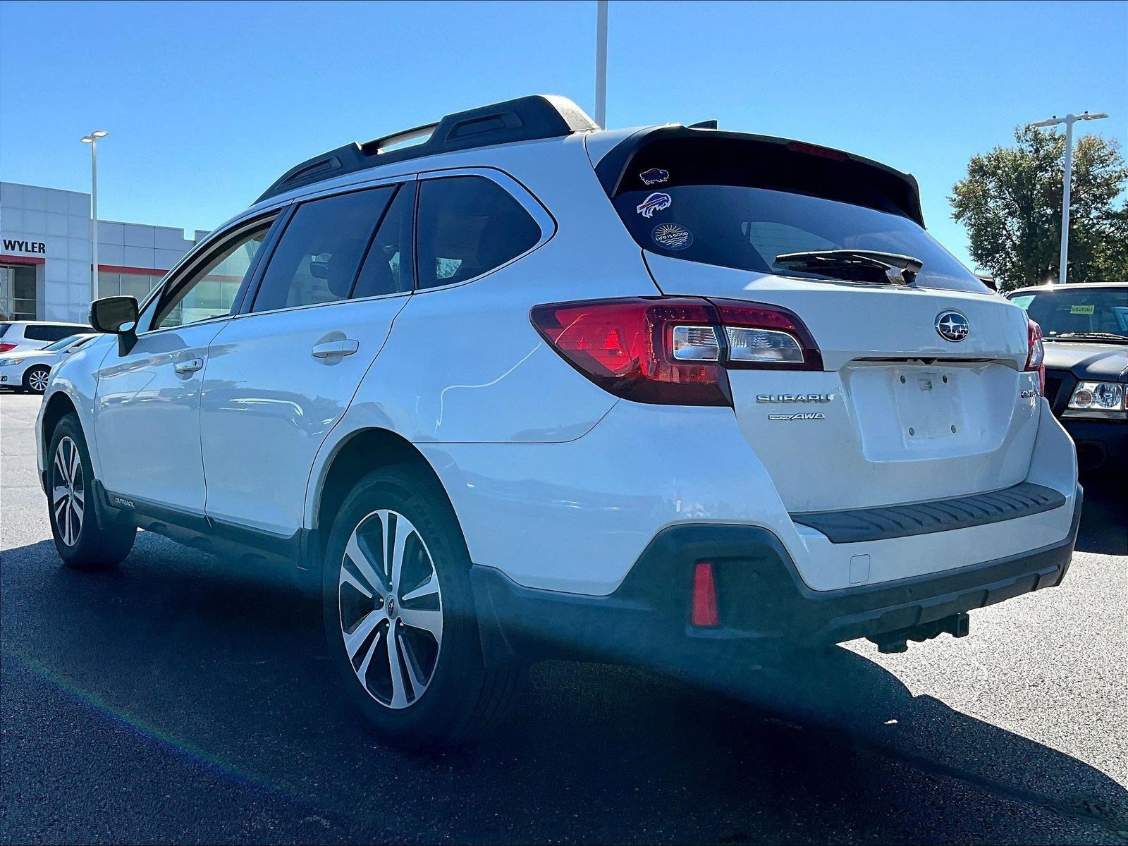 Used 2019 Subaru Outback 2.5i Limited w/ Popular Package #2 AWD/4WD image 4