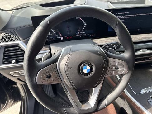 Used 2023 BMW X7 xDrive40i w/ Parking Assistance Package AWD/4WD image 24