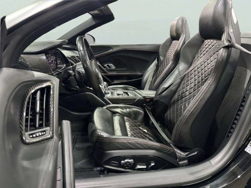 Used 2017 Audi R8 V10 w/ Carbon Exterior Package image 17