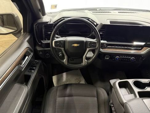 Used 2023 Chevrolet Silverado 1500 LT image 14