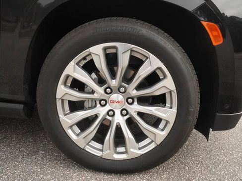 Used 2024 GMC Yukon Denali w/ Denali Reserve Package image 42