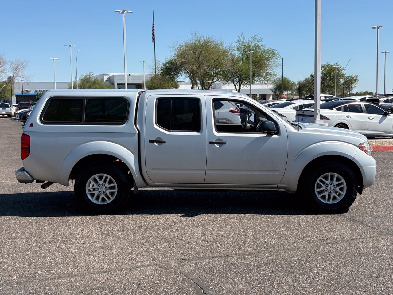Used 2018 Nissan Frontier SV RWD image 7