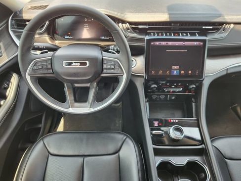 Used 2024 Jeep Grand Cherokee L Limited w/ Luxury Tech Group II AWD/4WD image 27
