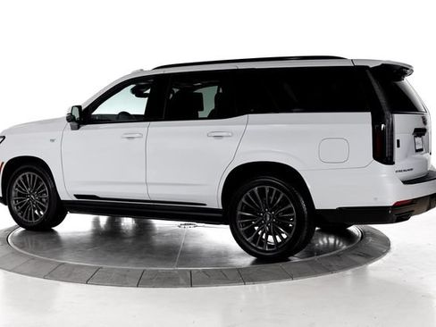 Used 2026 Cadillac Escalade Platinum Sport w/ LPO, Floor Liner Package AWD/4WD image 3