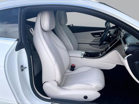 Used 2024 Mercedes-Benz CLE 300 4MATIC Coupe image 9