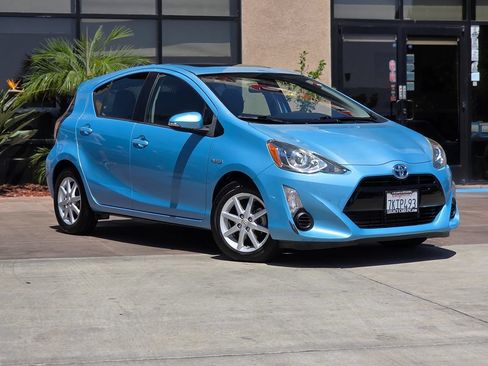 Used 2015 Toyota Prius C Three FWD image 3