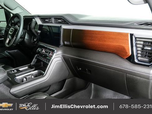 Used 2025 GMC Sierra 2500 Denali image 24