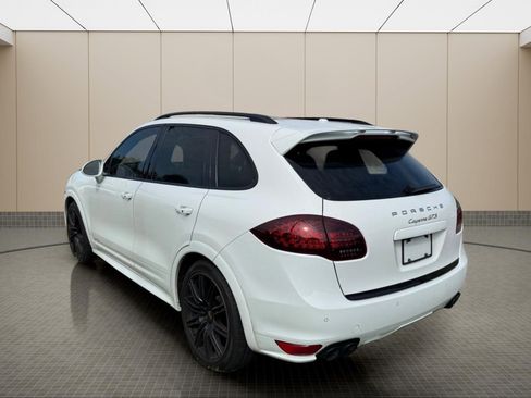Used 2014 Porsche Cayenne GTS AWD/4WD image 21