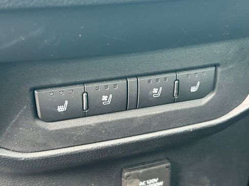 Used 2024 Toyota Tundra Platinum AWD/4WD image 22